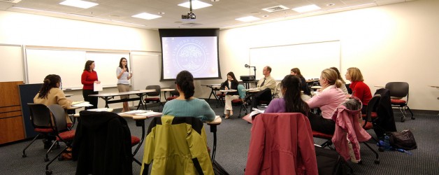 Φεβρουάριος 2011 Καθηγητές και μετανάστες επιλέγουν θέματα για το εκπαιδευτικό υλικό του «L-Pack»